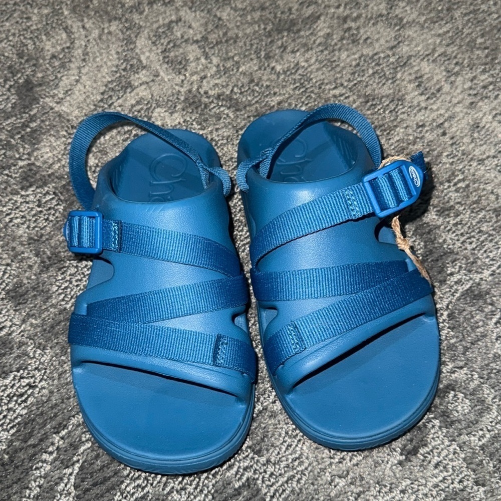 •Kid’s Chacos•